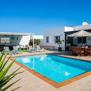 https://villa-mario-lanzarote.in-canary-islands.com