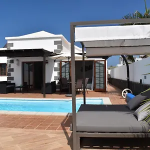 https://villa-manuel-lanzarote.in-canary-islands.com